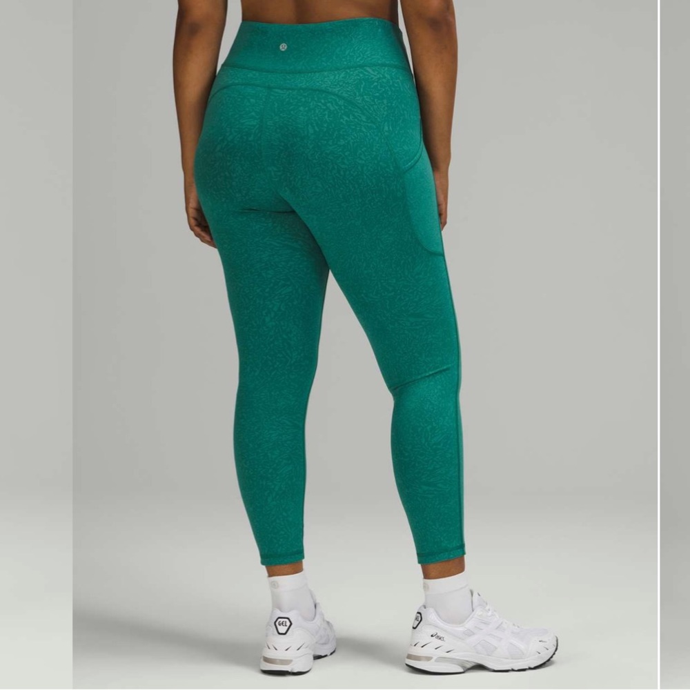 Lululemon Invigorate Crunch Teal Lagoon Legging 25” inseam size 6